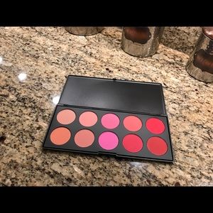 bh Cosmetics Glamorous Blush Palette